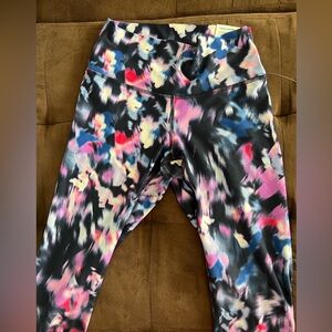 Old Navy Black and Pink Leggings Dynamic Print